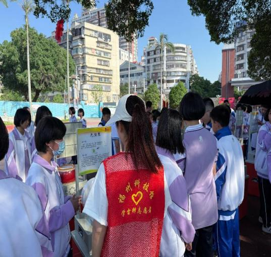 “创想未来 智慧青春”——福州科技馆科普大篷车走进福清华侨中学