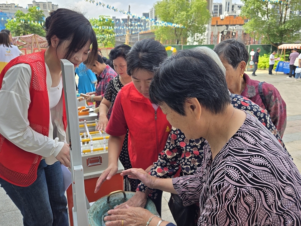 “科普零距离，欢乐满宏山”——福州科技馆科普车走进鼓山镇宏山社区