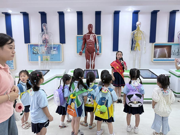 “探索科技,启迪未来”——福州科技馆流动科普展品巡展第二站罗源站正式起航 “探索科技,启迪未来”——福州科技馆流动科普展品巡展第二站罗源站正式起航