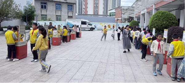 科技萤火映校园 ——科普大篷车点亮永泰学子科学梦 科技萤火映校园 ——科普大篷车点亮永泰学子科学梦