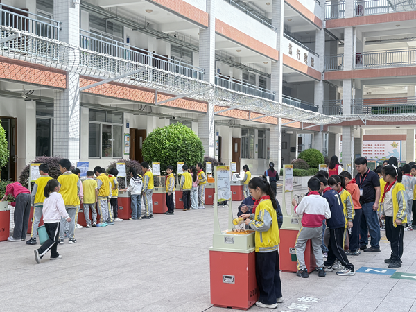 科技萤火映校园 ——科普大篷车点亮永泰学子科学梦 科技萤火映校园 ——科普大篷车点亮永泰学子科学梦