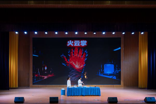 福州科技馆科普大篷车开进平潭师大附中——全国科普月主场活动启动,点燃校园科学热情 福州科技馆科普大篷车开进平潭师大附中——全国科普月主场活动启动,点燃校园科学热情