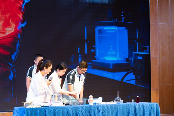 福州科技馆科普大篷车开进平潭师大附中——全国科普月主场活动启动,点燃校园科学热情 福州科技馆科普大篷车开进平潭师大附中——全国科普月主场活动启动,点燃校园科学热情