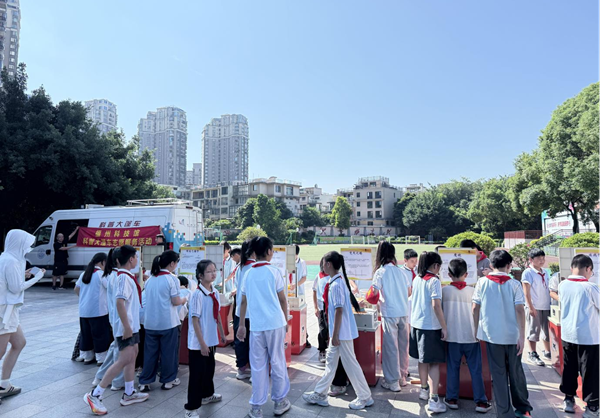 把科学装进少年口袋——福州科技馆科普大篷车“相约”仓山区教师进修附属第二小学 把科学装进少年口袋——福州科技馆科普大篷车“相约”仓山区教师进修附属第二小学