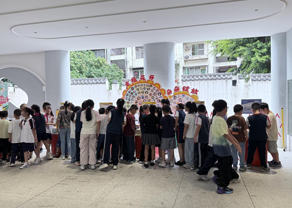 福州科技馆科普大篷车驶入仓山一小,点燃“科技逐梦”主题月 福州科技馆科普大篷车驶入仓山一小,点燃“科技逐梦”主题月