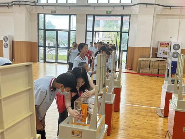 “星梦启航，玩转科学”——福清特殊教育学校科普车活动圆满举行