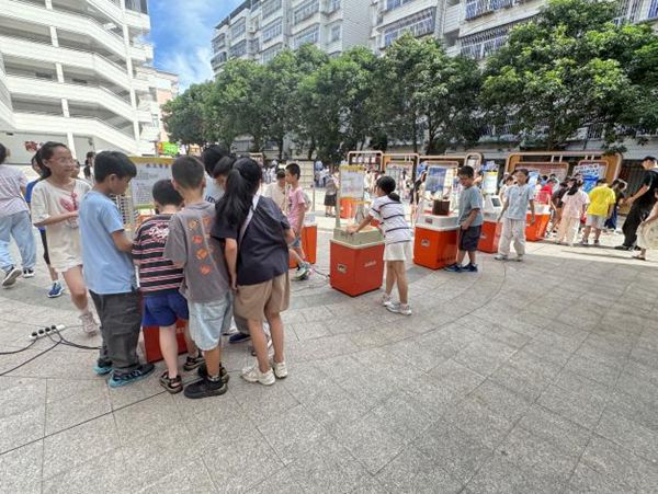 “智享长乐科普月，解锁科学新答案”——长乐区洞江小学迎来奇妙科普之旅