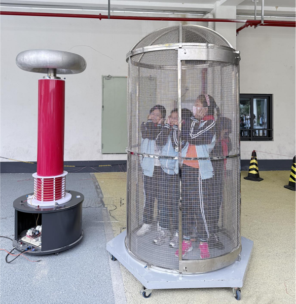 科技微光点亮少年新征程 ——福州科技馆助力鼓山新区学校第十届科技节活动 科技微光点亮少年新征程 ——福州科技馆助力鼓山新区学校第十届科技节活动