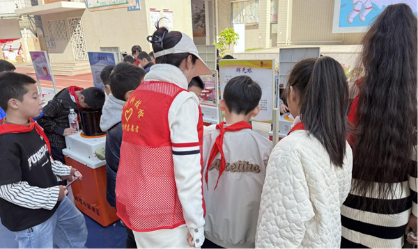 童心探科创，巧手筑未来——福州科技馆助力长乐吴航中心小学第六届科技节