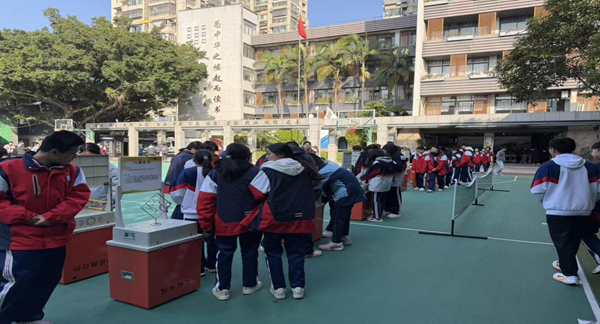 科技大篷车“解锁”校园新体验 日升少年燃动2025科技探索潮