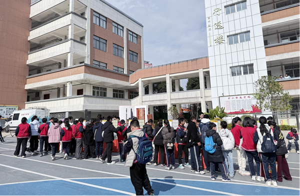 科艺节添“科”味！福州科技馆大篷车与二附中学子共赴科创之约