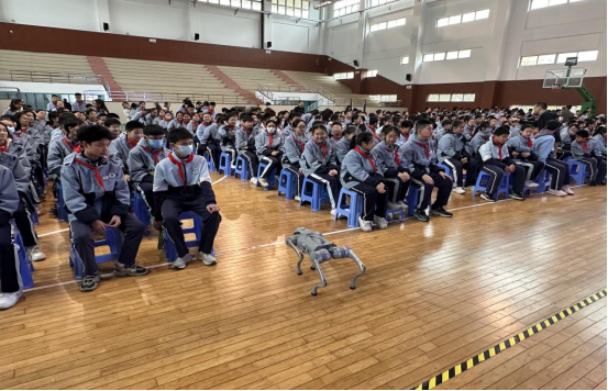 文笔生辉·山海科创——福州科技馆科普大篷车进连江文笔中学 文笔生辉·山海科创——福州科技馆科普大篷车进连江文笔中学