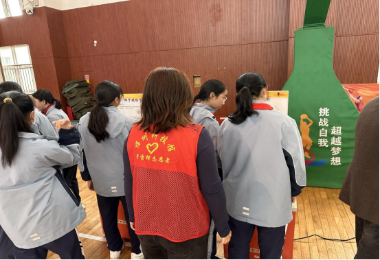 文笔生辉·山海科创——福州科技馆科普大篷车进连江文笔中学 文笔生辉·山海科创——福州科技馆科普大篷车进连江文笔中学