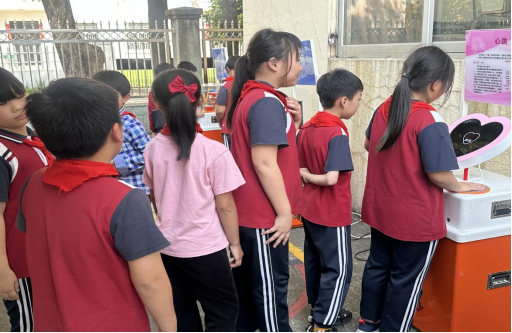 科普大篷车驶入福清上迳 科学之光点亮梧岗校园