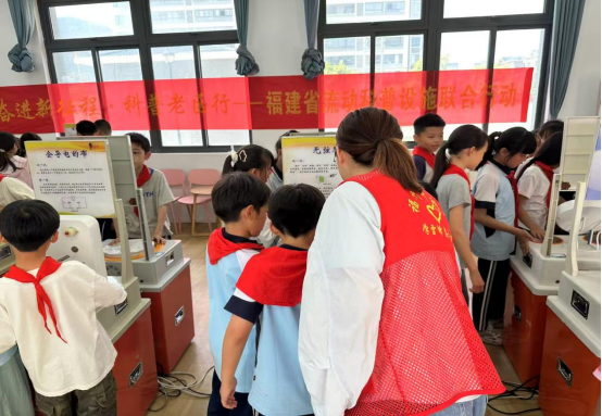 点亮科学梦想 播撒创新种子——福州科技馆科普大篷车走进福清占泽中心小学