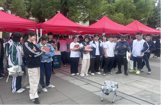 科普筑安全防线  应急护青春成长 ——福州科技馆防灾减灾科普 走进福州八中