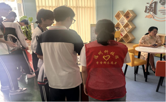 零距离触摸科学 榫卯间激发匠心 科普大篷车走进闽清职业中专学校