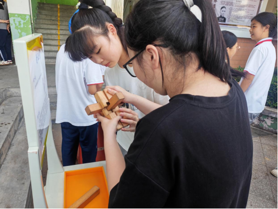 以实践探真知 让科学浸润中学课堂 ——福州科技馆科普大篷车驶入闽清县白樟初级中学