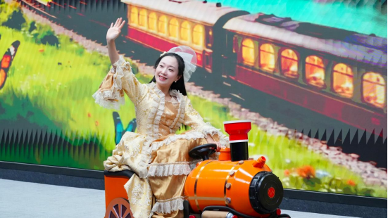 科普舞台剧《科学小勇士》上演 福州科技馆推出沉浸式科普新体验 科普舞台剧《科学小勇士》上演 福州科技馆推出沉浸式科普新体验