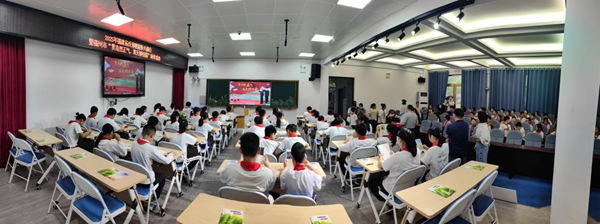 福州市反邪教协会联合多部门开展“贯浩然正气·筑无邪校园”主题宣传活动