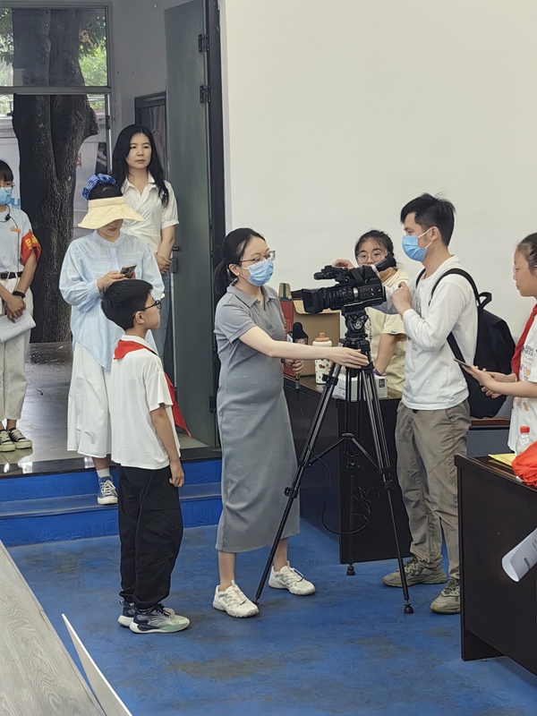 福州市反邪教协会联合多部门开展“贯浩然正气·筑无邪校园”主题宣传活动