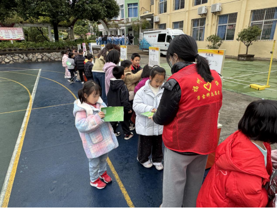 为成长护航:福州在华南实验小学 开设反邪教“安全课堂” 为成长护航:福州在华南实验小学 开设反邪教“安全课堂”