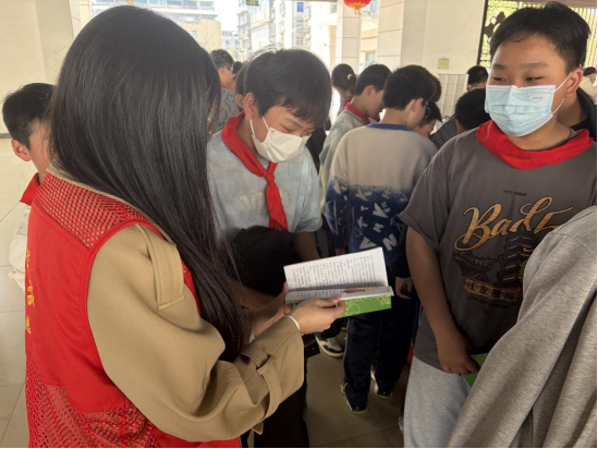 “崇尚科学 反对邪教”主题宣传教育活动 走进闽侯白沙中心小学