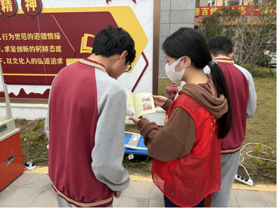 福州市反邪教协会携手福清二中 共筑反邪思想防线 福州市反邪教协会携手福清二中 共筑反邪思想防线