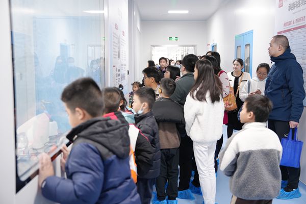 灵芝闽都研学行：探秘「仙草」背后的科学密码