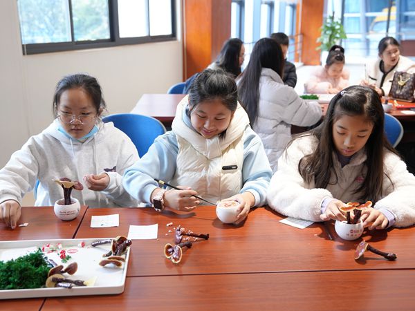 灵芝闽都研学行：探秘「仙草」背后的科学密码