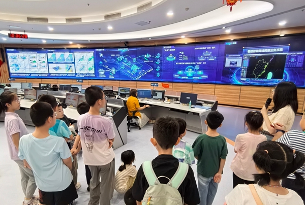 “走进气象台 探索风雨真相”闽都科普研学行圆满收官