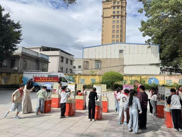 “科技大篷车，点燃科学梦”——长乐区鹤上镇中心小学相约福州科技馆共探科学秘境