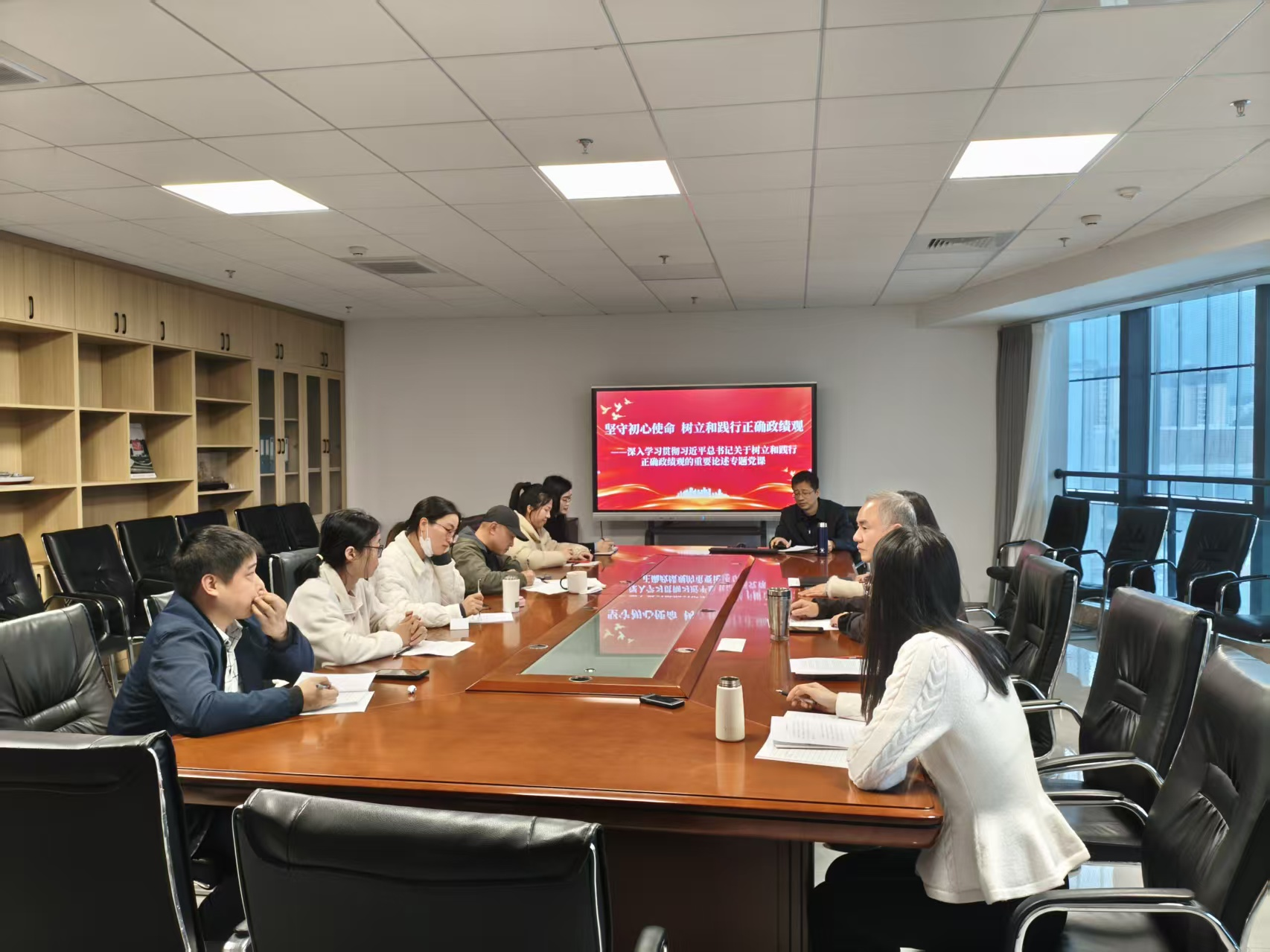 检视剖析明方向 实干笃行树政绩—市科协机关二支部召开2025年度组织生活会暨专题党课