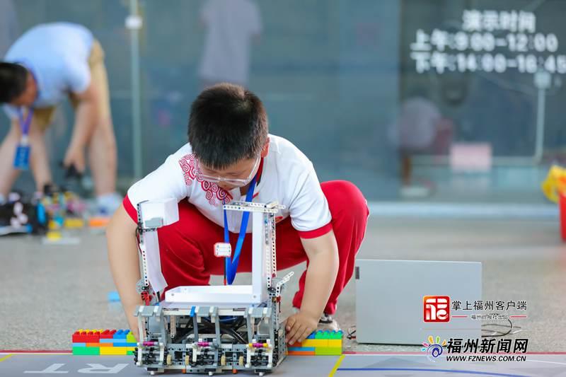第十八届福州市青少年机器人竞赛成功举办