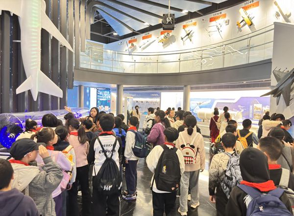 山海同阅,科技筑梦:福州科技馆携手福州市少年儿童图书馆点亮乡村学子科学梦想 山海同阅,科技筑梦:福州科技馆携手福州市少年儿童图书馆点亮乡村学子科学梦想