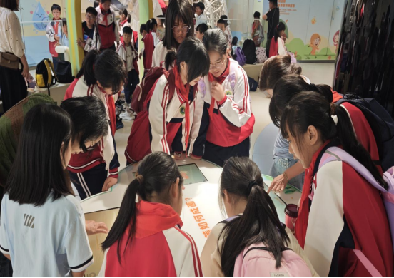 山海携手，共筑梦想：福州科技馆联合 多单位举办公益研学活动