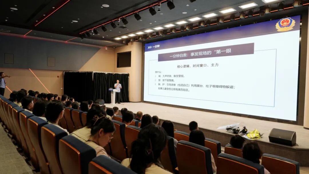 以练筑防 护航平安——福州科技馆开展2026年反恐防暴实战演练 以练筑防 护航平安——福州科技馆开展2026年反恐防暴实战演练
